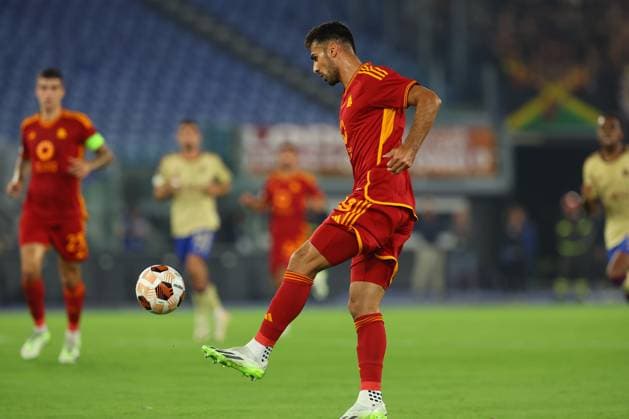 Football: UEFA Europa League 2023-2024 - group G - AS Roma vs Servette FC at Olympic Stadium in Rome on 05th october 2023 Rome, Italy 05.10.2023 : Zeki Celik of Roma in action during the UEFA Europa League 2023-2024, group G, football match between AS Roma vs Servette FC at Olympic Stadium in Rome. Rome Olympic italy Copyright: xmarcoxiacobucci
