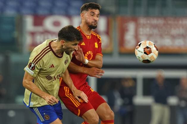 Football: UEFA Europa League 2023-2024 - group G - AS Roma vs Servette FC at Olympic Stadium in Rome on 05th october 2023 Rome, Italy 05.10.2023: Miroslav Stevanovic of Servette, Houssem Aouar of Roma in action during the UEFA Europa League 2023-2024, group G, football match between AS Roma vs Servette FC at Olympic Stadium in Rome. Rome Olympic italy Copyright: xmarcoxiacobucci