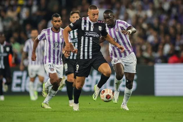 SOCCER - UEFA EL, Toulouse vs LASK TOULOUSE,FRANCE,05.OCT.23 - SOCCER - UEFA Europa League, group stage, Toulouse FC vs Linzer ASK. Image shows Marin Ljubicic (LASK) and Moussa Diarra (Toulouse).  GEPAxpictures xManuelxBinder