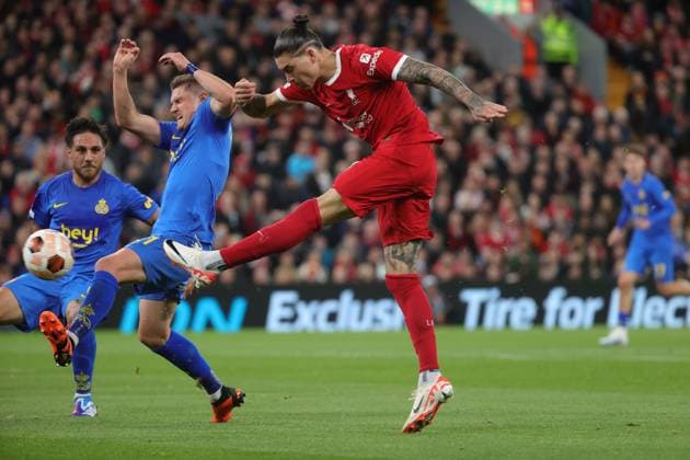 Union s Alessio Castro-Montes and Liverpool s Darwin Nunez fight for the ball during a match between Belgian soccer team Royale Union Saint Gilloise and English Liverpool FC, on Wednesday 04 October 2023 in Liverpool, United Kingdom, on day 2 of the group phase of the UEFA Europa League competition, in group E. VIRGINIExLEFOUR  x76450956x
