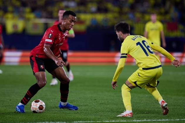 Guela Doue of Rennes FC dribbles during the UEFA Europa League match between Villarreal and Rennes at Estadio de la Ceramica on October 5, 2023 in Villarreal, Spain. FOOTBALL : Villarreal vs Stade Rennes Football Club - UEFA Europa Leage - 05 10 2023 AlvaroMedranda Panoramic 