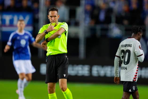 UEFA Europa League in football 2023: Molde - Bayer Leverkusen Molde 20231005. Referee Anastasios Papapetrou during the Europa League soccer match between Molde and Bayer Leverkusen at Aker Stadion. Photo: Svein Ove Ekornesvag NTB Molde Norway EDITORIAL USE ONLY. RESTRICTED USE FOR BETTING COMPANIES Ref:_SPOcHav8jeX8co.jpg  Copyright: xSveinxOvexEkornesvagx xNTBx