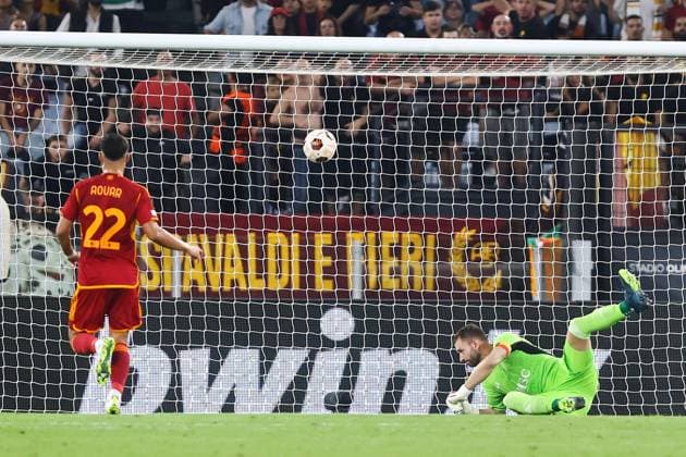 October 5, 2023, ROME, Italy: Romelu Lukaku of Roma scores 1-0 goal during the UEFA Europa League, Group G soccer match between AS Roma and Servette FC at Olimpico stadium in Rome, Italy, 05 October 2023. ANSA FEDERICO PROIETTI Soccer: UEFA Europa League; Roma-Servette  - ZUMAa110 20231005_zaf_a110_034 Copyright: xFedericoxProiettix