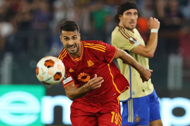 Football Europa League match - AS Roma vs Servette FC Rome, Italy 05.10.2023: Zeki Celik of Roma, Enzo Crivelli of Servettein action during the UEFA Europa League 2023-2024, group G, football match between AS Roma vs Servette FC at Olympic Stadium in Rome. Rome Italy  Copyright: xIPAxSport ABACAx BRIPASport20231005_556 IPAxSport ABACAx BRIPASport20231005_556