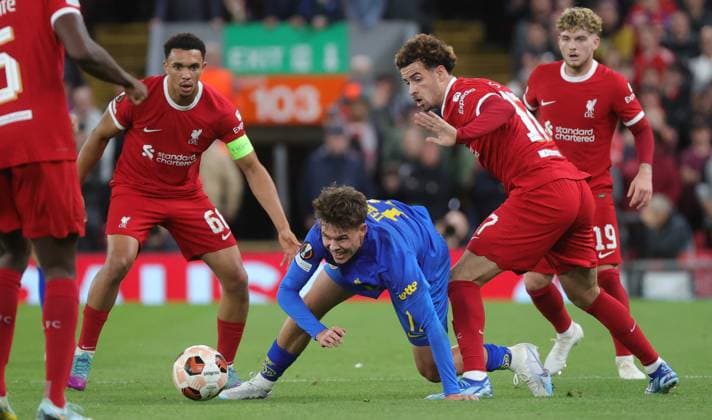 Union s Casper Terho and Liverpool s Curtis Jones fight for the ball during a match between Belgian soccer team Royale Union Saint Gilloise and English Liverpool FC, on Wednesday 04 October 2023 in Liverpool, United Kingdom, on day 2 of the group phase of the UEFA Europa League competition, in group E. VIRGINIExLEFOUR  x76455653x