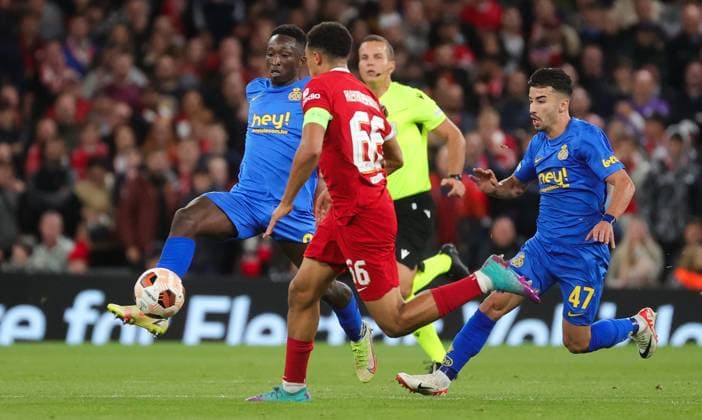 Union s Amani Lazare and Liverpool s Trent Alexander-Arnold fight for the ball during a match between Belgian soccer team Royale Union Saint Gilloise and English Liverpool FC, on Wednesday 04 October 2023 in Liverpool, United Kingdom, on day 2 of the group phase of the UEFA Europa League competition, in group E. VIRGINIExLEFOUR  x76456706x