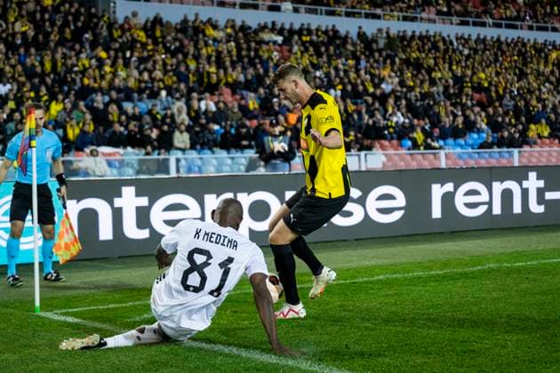 231005 Kevin Medina of Qarabag and Johan Hammar of Häcken during the UEFA Europa League football match between Häcken and Qarabag on October 5, 2023 in Gothenburg Photo Mathias Bergeld BILDBYRAN code MB MB0740 football soccer football uefa europa league häcken qarabag bbeng  Copyright: MATHIASxBERGELD BB231005MB051