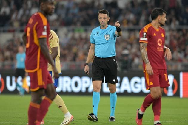 IPP20231005 Football - soccer: UEFA Europa League 2023 2024, A.S. Roma - Servette FC, l arbitro Igor Pajac (Verwendung nur in Deutschland - GERMANY ONLY) *** IPP20231005 Football soccer UEFA Europa League 2023 2024, A S Roma Servette FC, l arbitro Igor Pajac use only in Germany GERMANY ONLY 