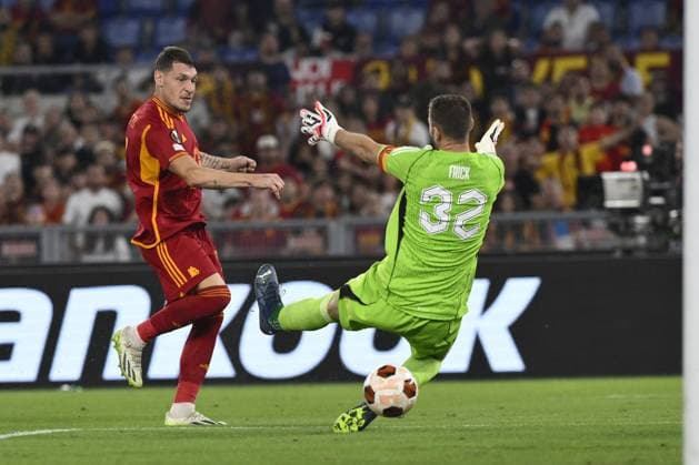Football Europa League match - AS Roma vs Servette FC during the UEFA Europa League Matchday 2, Group G, between A.S. Roma - Servette F.C. on October 5, 2023 at the Olympic Stadium in Rome, Italy. Rome Italy  Copyright: xIPAxSport ABACAx BRIPASport20231005_646 IPAxSport ABACAx BRIPASport20231005_646