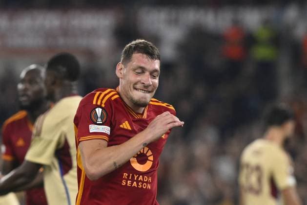 Football Europa League match - AS Roma vs Servette FC Andrea Belotti of A.S. Roma celebrates after scoring 4-0 during the UEFA Europa League Matchday 2, Group G, between A.S. Roma - Servette F.C. on October 5, 2023 at the Olympic Stadium in Rome, Italy. Rome Italy  Copyright: xIPAxSport ABACAx BRIPASport20231005_689 IPAxSport ABACAx BRIPASport20231005_689
