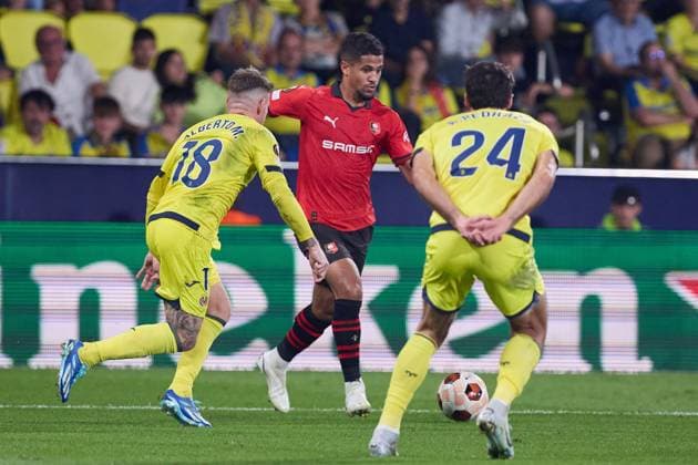 Ludovic Blas of Rennes FC dribbles during the UEFA Europa League match between Villarreal and Rennes at Estadio de la Ceramica on October 5, 2023 in Villarreal, Spain. FOOTBALL : Villarreal vs Stade Rennes Football Club - UEFA Europa Leage - 05 10 2023 AlvaroMedranda Panoramic 