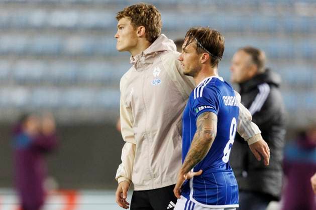 UEFA Europa League i fotball 2023: Molde - Bayer Leverkusen (1-2) Molde 20231005. Moldes Gustav Nyheim (tv) og Fredrik Gulbrandsen etter Europa League kampen i fotball mellom Molde og Bayer Leverkusen pa Aker Stadion. Foto: Svein Ove Ekornesvag NTB Molde Norge EDITORIAL USE ONLY. RESTRICTED USE FOR BETTING COMPANIES Ref:_SPOmh73xYEkhqc.jpg  Copyright: xSveinxOvexEkornesvagx xNTBx
