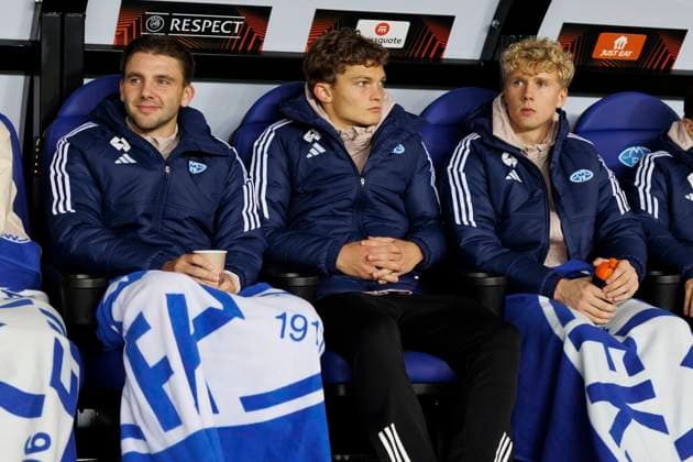 UEFA Europa League i fotball 2023: Molde - Bayer Leverkusen (1-2) Molde 20231005. Moldes Niklas odegard (tv), Gustav Nyheim og keeper Peder Hoel Lervik pa benken under Europa League kampen i fotball mellom Molde og Bayer Leverkusen pa Aker Stadion. Foto: Svein Ove Ekornesvag NTB Molde Norge EDITORIAL USE ONLY. RESTRICTED USE FOR BETTING COMPANIES Ref:_SPO_NFTBxEgxDY.jpg  Copyright: xSveinxOvexEkornesvagx xNTBx