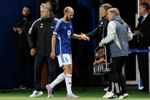 UEFA Europa League i fotball 2023: Molde - Bayer Leverkusen (1-2) Molde 20231005. Moldes trener Erling Moe (tv) bytter ut Eirik Hestad under Europa League kampen i fotball mellom Molde og Bayer Leverkusen pa Aker Stadion. Foto: Svein Ove Ekornesvag NTB Molde Norge EDITORIAL USE ONLY. RESTRICTED USE FOR BETTING COMPANIES Ref:_SPOE_FSSlnOX2E.jpg  Copyright: xSveinxOvexEkornesvagx xNTBx