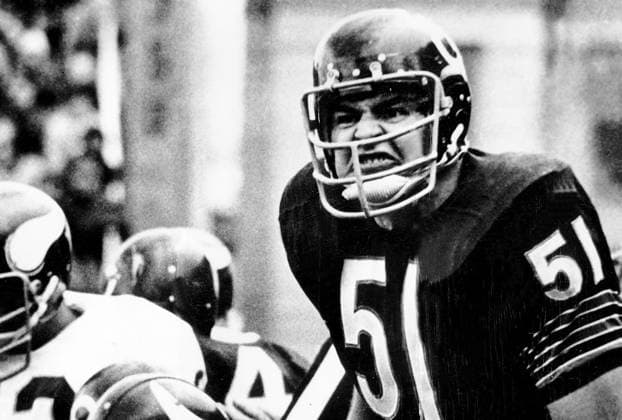 DICK BUTKUS, 80, (December 9, 1942 - October 5, 2023) arguably the best linebacker ever to play! 51 possess3ed an inner strength, coupled with agility and quickness to cover fastest running backs and large tight ends on the same play. Chicago Bear leader 1965 to 1973, making seven Pro Bowl teams, collecting 22 interceptions and recovering 27 fumbles. Made NFL, American Football Herren, USA Hall of Fame in 1979, his first year of eligibility. Butkus™ name is synonymous with the violent side of football: fear and intimidation. Also greatness at middle linebacker, and in many ways the NFL itself. FILE PHOTO SHOT ON: Chicago Bears linebacker DICK BUTKUS in action against the Minnesota Vikings, circa late 1960 s. Chicago USA - ZUMAm67_ 20231005_mda_m67_031 Copyright: xStevexLaskerx