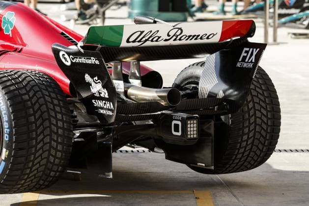 Alfa Romeo F1 Team Stake C43, mechanical detail aerodynamism, aerodynamic, aerodynamics rear wing during the 2023 Formula 1 Qatar Grand Prix, 17th round of the 2023 Formula One World Championship, WM, Weltmeisterschaft from October 6 to 8, 2023 on the Lusail International Circuit, in Doha, Qatar - F1 - QATAR GRAND PRIX 2023 DPPI Panoramic  00123038__R3_9859