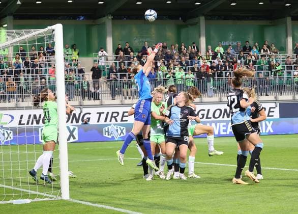 Strong save by goalkeeper Kristin Krammer 1 FC Nuernberg Soccer, Women, Season 2023 2024, 1 Liga, Google Pixel Women Bundesliga, VfL Wolfsburg vs 1 FC Nuernberg, 1 0 DFL REGULATES PROHIBIT ANY USE OF PHOTOGRAPHS AS IMAGE SEQUENCES AND OR QUASI VIDEO