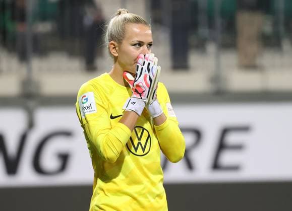 Merle Frohms VfL Wolfsburg Football, Women, Season 2023 2024, 1 League, Google Pixel Women Bundesliga, VfL Wolfsburg vs 1 FC Nuernberg, 1 0 DFL REGULATES PROHIBIT ANY USE OF PHOTOGRAPHS AS IMAGE SEQUENCES AND OR QUASI VIDEO