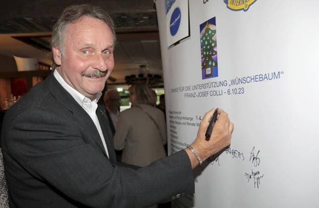 Sport Themen der Woche KW40 Sport Bilder des Tages Franz Josef Colli, ehemaliger Sportchef in Essen, wird 80 Jahre und feiert im Waldhaus am See in Gelsenkirchen *** NUR FÜR REDAKTIONELLE ZWECKE *** EDITORIAL USE ONLY ***<p>Peter Neururer. Franz Josef Colli, ehemaliger Sportchef in Essen, wird 80 Jahre und feiert mit viel Prominenz am Freitag den 06. Oktober 2023 im Waldhaus am See in Gelsenkirchen Foto : Frank Oppitz FUNKE Foto Services < p> Soziales Deutschland NRW Gelsenkirchen Copyright: FrankxOppitz *** Franz Josef Colli, former head of sports in Essen, turns 80 and celebrates at the Waldhaus am See in Gelsenkirchen EDITORIAL USE ONLY p Peter Neururer Franz Josef Colli, former head of sports in Essen, turns 80 and celebrates with many celebrities on Friday 06 October 2023 at the Waldhaus am See in Gelsenkirchen Photo Frank Oppitz FUNKE Foto Services p Social Germany NRW Gelsenkirchen Copyright FrankxOppitz Copyright: FrankxOppitz doc7s9u6sqzooi165i8p5hn ,EDITORIAL USE ONLY