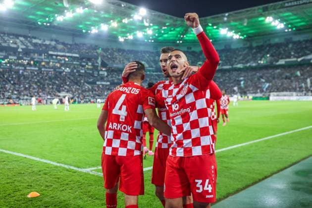 06 10 2023, Football, 1 Bundesliga, Matchday 7, Season 2023 2024, Borussia Mönchengladbach FSV Mainz 05, v l Aymen Barkok FSV Mainz 05 , Anwar El Ghazi FSV Mainz 05 cheer after scoring the goal to 1 to 2 Mönchengladbach Borussia Park NRW Germany xRHR PHOTO TRx Copyright: RHR-FOTOx RHR-FOTO TR