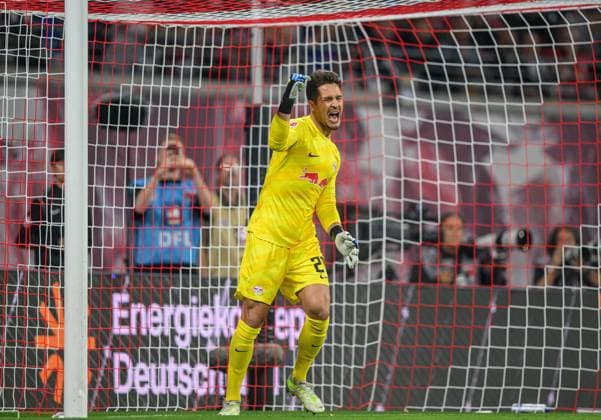 Leipzig goalkeeper goalkeeper Janis Blaswich Football 1 Bundesliga, 6 matchday RB Leipzig FC Bayern Muenchen 2 2 30 September 2023 Leipzig, Red Bull Arena RB Leipzig FC Bayern Muenchen 2 2