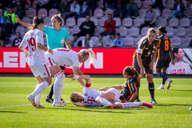 GOOGLE PIXEL Womens Bundesliga 1 FC Köln MSV Duisburg Sharon Beck 1 FC Koeln, Nr 10 injured after her goal to 1 0 GOOGLE PIXEL Womens Bundesliga 1 FC Köln MSV Duisburg, 3 Matchday, on 07 10 2023 at Franz Kremer Stadium in Koeln DFL REGULATIONS PROHIBIT ANY USE OF PHOTOGRAPHS AS IMAGE SEQUENCES AND OR QUASI VIDEO Copyright: xBEAUTIFULxSPORTS LeahxKohringx