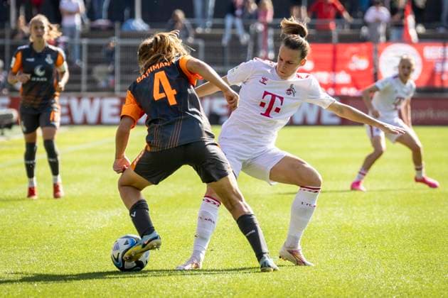 GOOGLE PIXEL Womens Bundesliga 1 FC Köln MSV Duisburg In duel Kara Bathmann MSV Duisburg, Nr 4 and Dora Zeller 1 FC Koeln, Nr 19 GOOGLE PIXEL Womens Bundesliga 1 FC Köln MSV Duisburg, 3 Matchday, on 07 10 2023 at Franz Kremer Stadium in Koeln DFL REGULATIONS PROHIBIT ANY USE OF PHOTOGRAPHS AS IMAGE SEQUENCES AND OR QUASI VIDEO Copyright: xBEAUTIFULxSPORTS LeahxKohringx