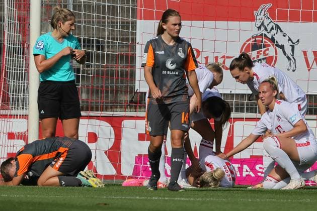 Sport 1 FC Köln vs MSV Duisburg, football women, 1 Bundesliga, after the goal to 1 0 by Sharon Beck 1 FC Köln , Beck had to be treated injured, picture , 07 10 2023
