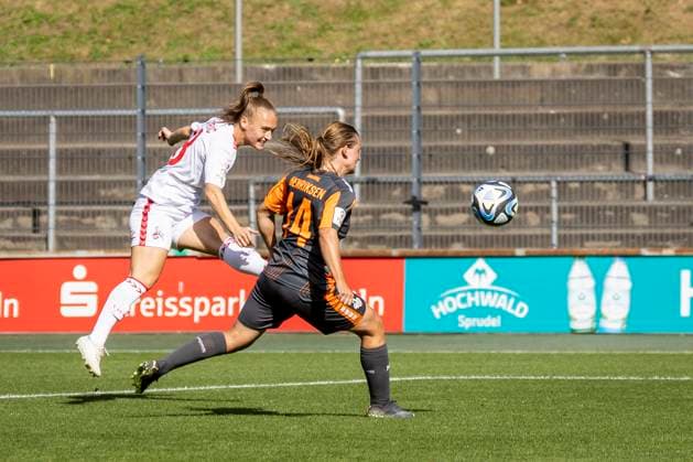 GOOGLE PIXEL Womens Bundesliga 1 FC Köln MSV Duisburg Goal by Andrea Gavric 1 FC Koeln, Nr 18 GOOGLE PIXEL Womens Bundesliga 1 FC Köln MSV Duisburg, 3 Matchday, on 07 10 2023 at Franz Kremer Stadium in Koeln DFL REGULATIONS PROHIBIT ANY USE OF PHOTOGRAPHS AS IMAGE SEQUENCES AND OR QUASI VIDEO Copyright: xBEAUTIFULxSPORTS LeahxKohringx
