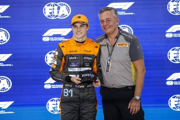 PIASTRI Oscar (aus), McLaren F1 Team MCL60, portrait pole sprint shootout ISOLA Mario (ita), Motorsport Racing Manager of Pirelli, portrait during the 2023 Formula 1 Qatar Grand Prix, 17th round of the 2023 Formula One World Championship, WM, Weltmeisterschaft from October 6 to 8, 2023 on the Lusail International Circuit, in Doha, Qatar - F1 - QATAR GRAND PRIX 2023 DPPI Panoramic 00123038__R5_7546
