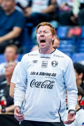 Eliteserien i Handball 2023 2024: Elverum - Kolstad Lillehammer 20231007. Elverums trener Borge Lund under eliteseriekampen i handball mellom Elverum og Kolstad i Hakons Hall. Foto: Fredrik Varfjell NTB Lillehammer Norge EDITORIAL USE ONLY. RESTRICTED USE FOR BETTING COMPANIES Ref:_SPO95g7sOTmtac.jpg  Copyright: xFredrikxVarfjellx xNTBx
