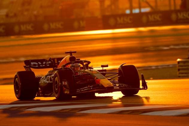 01 VERSTAPPEN Max (nld), Red Bull Racing RB19, action during the 2023 Formula 1 Qatar Grand Prix, 17th round of the 2023 Formula One World Championship, WM, Weltmeisterschaft from October 6 to 8, 2023 on the Lusail International Circuit, in Doha, Qatar - F1 - QATAR GRAND PRIX 2023 DPPI Panoramic  00123038_F12023GP18QAT_JK195891