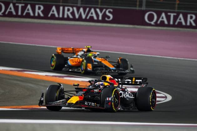 Sport Bilder des Tages 01 VERSTAPPEN Max (nld), Red Bull Racing RB19, action during the 2023 Formula 1 Qatar Grand Prix, 17th round of the 2023 Formula One World Championship, WM, Weltmeisterschaft from October 6 to 8, 2023 on the Lusail International Circuit, in Doha, Qatar - F1 - QATAR GRAND PRIX 2023 DPPI Panoramic  _R3_8268