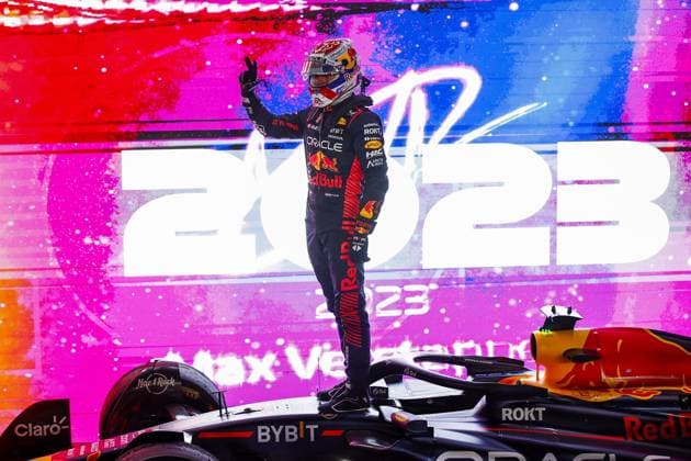 VERSTAPPEN Max (ned), Red Bull Racing RB19, 3-time World Champion celebration during the 2023 Formula 1 Qatar Grand Prix, 17th round of the 2023 Formula One World Championship, WM, Weltmeisterschaft from October 6 to 8, 2023 on the Lusail International Circuit, in Doha, Qatar - F1 - QATAR GRAND PRIX 2023 DPPI Panoramic  _R3_8385