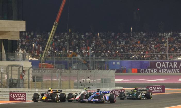 Crash between 11 Sergio Perez MEX, Oracle Red Bull Racing , 27 Nico Hulkenberg DEU, MoneyGram Haas F1 Team and 31 Esteban Ocon FRA, BWT Alpine F1 Team , F1 Grand Prix of Qatar at Lusail International Circuit on October 7, 2023 in Doha, Qatar Photo by HOCH ZWEI Doha Qatar