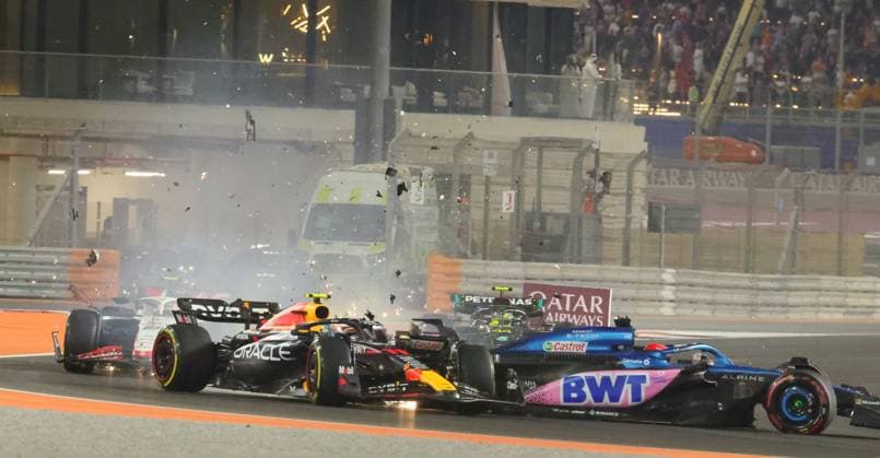 Crash between 11 Sergio Perez MEX, Oracle Red Bull Racing , 27 Nico Hulkenberg DEU, MoneyGram Haas F1 Team and 31 Esteban Ocon FRA, BWT Alpine F1 Team , F1 Grand Prix of Qatar at Lusail International Circuit on October 7, 2023 in Doha, Qatar Photo by HOCH ZWEI Doha Qatar