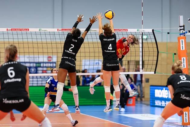 1 Volleyball Bundesliga Women 2023 2024, VC Neuwied 77 Rote Raben Vilsbiburg outside attack by Lydia Stemmler VCN, 13 Neuwied RWG Sporthalle Rheinland Pfalz Germany