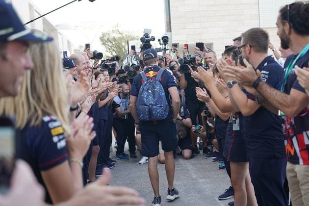 08 10 2023, Losail International Circuit, Doha, Formula 1 Qatar Airways Qatar Grand Prix 2023 ,in picture The Red Bull Team forms a guard for the new Formula 1 World Champion Max Verstappen NLD , Oracle Red Bull Racing Doha Losail International Circuit Qatar  eu-images-506
