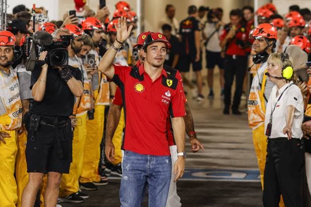 LECLERC Charles (mco), Scuderia Ferrari SF-23, portrait during the 2023 Formula 1 Qatar Grand Prix, 17th round of the 2023 Formula One World Championship, WM, Weltmeisterschaft from October 6 to 8, 2023 on the Lusail International Circuit, in Doha, Qatar - F1 - QATAR GRAND PRIX 2023 - RACE DPPI Panoramic  00123039__R5_8701