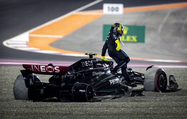 QATAR - Lewis Hamilton (Mercedes) goes off the track during the Formula 1 Grand Prix race at the Lusail International Circuit in Qatar. Max Verstappen became world champion a day earlier during the sprint race. ANP SEM VAN DER WAL Race 2023 2024 xVIxANPxSportx xxANPxIVx 480601629 originalFilename: 480601629.jpg