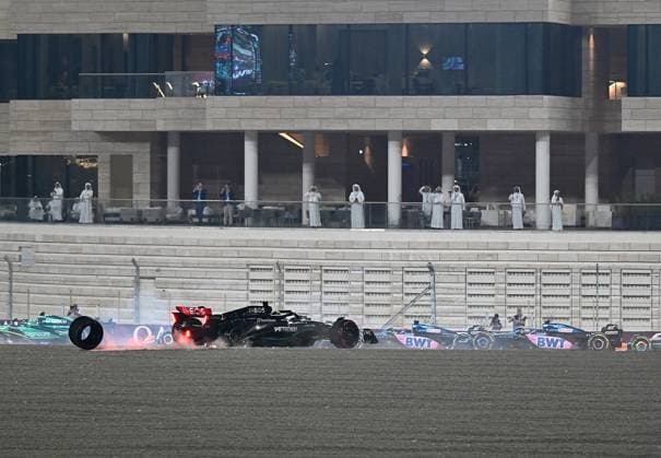 08 10 2023, Losail International Circuit, Doha, Formula 1 Qatar Airways Qatar Grand Prix 2023 ,in picture race start accident between Lewis Hamilton GBR , Mercedes AMG Petronas Formula One Team and George Russell GBR , Mercedes AMG Petronas Formula One Team Doha Losail International Circuit Qatar  eu-images-506