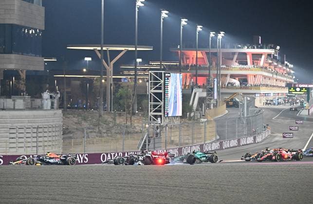 Formula 1 Qatar Airways Qatar Grand Prix 2023 08 10 2023, Losail International Circuit, Doha, Formula 1 Qatar Airways Qatar Grand Prix 2023 ,in the picture race start accident between Lewis Hamilton GBR , Mercedes AMG Petronas Formula One Team and George Russell GBR , Mercedes AMG Petronas Formula One Team nordphotoxGmbHx xBratic nph00250