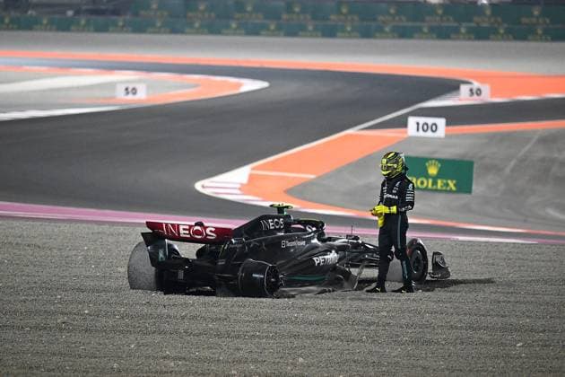 08 10 2023, Losail International Circuit, Doha, Formula 1 Qatar Airways Qatar Grand Prix 2023 ,in picture race start accident between Lewis Hamilton GBR , Mercedes AMG Petronas Formula One Team and George Russell GBR , Mercedes AMG Petronas Formula One Team Doha Losail International Circuit Qatar  eu-images-506