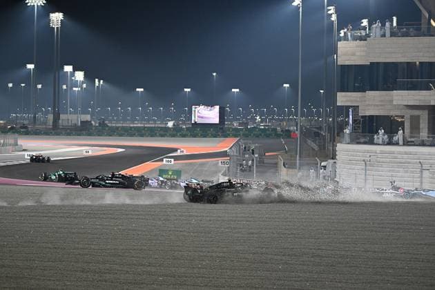 Formula 1 Qatar Airways Qatar Grand Prix 2023 08 10 2023, Losail International Circuit, Doha, Formula 1 Qatar Airways Qatar Grand Prix 2023 ,in the picture race start accident between Lewis Hamilton GBR , Mercedes AMG Petronas Formula One Team and George Russell GBR , Mercedes AMG Petronas Formula One Team nordphotoxGmbHx xBratic nph00250