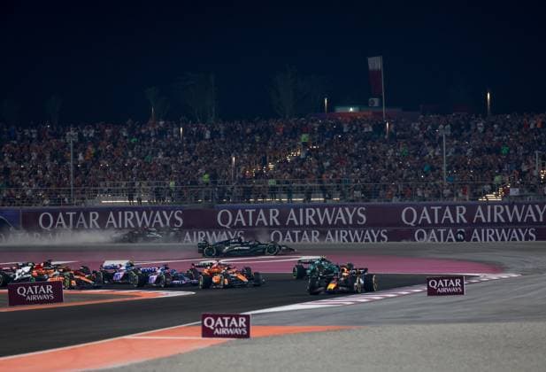 Start, 1 Max Verstappen NLD, Oracle Red Bull Racing , 81 Oscar Piastri AUS, McLaren F1 Team , F1 Grand Prix of Qatar at Lusail International Circuit on October 8, 2023 in Doha, Qatar Photo by HOCH ZWEI Doha Qatar
