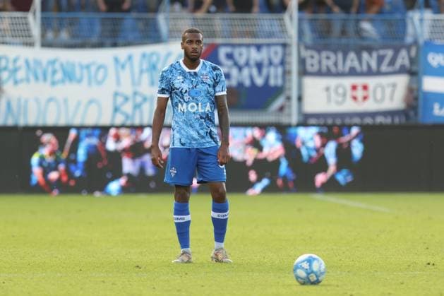 Foto Antonio Saia LaPresse 8 Ottobre 2023 Como - Italia - calcio - Como vs Cremonese - Campionato di calcio Serie BKT 2023 2024 - Stadio Comunale G. Sinigaglia - Nella foto: Marlon Mustapha (Como 1907) 8 Ottobre 2023 Como - Italy - sport, soccer - Como vs Cremonese BKT Football Championship 2023 2024 - G. Sinigaglia Stadium - In the picture:  Copyright: xAntonioxSaia LaPressex
