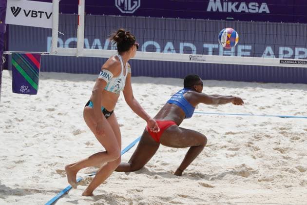 October 9, 2023, Tlaxcala, Mexico: Karelys Simisterra Ortiz (2) of Ecuador competes against team Argentina during the Ecuador vs Argentina match of Women s Beach World Championship, WM, Weltmeisterschaft Tlaxcala. on October 9, 2023 in Tlaxcala, Mexico. Tlaxcala Mexico - ZUMAe321 0307704097st Copyright: xEssenexHernandezx