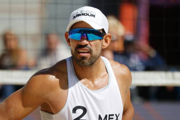 Men™s Match USA Vs Mexico Beach volleyball, Beachvolleyball World Cup October 10, 2023, Tlaxcala, Mexico: Juan Virgen of Mexico competes against team United States during the Beach Volleyball World Cup Men s match between USA and Mexico. on October 10, 2023 in Tlaxcala, Mexico. (Photo by Essene Hernandez Eyepix Group) Copyright: xEssenexHernandez xEyepixxGroupx EH_10102023_100932