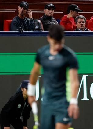 (231011) -- SHANGHAI, Oct. 11, 2023 -- Spanish Juan Carlos Ferrero (1st L,Top), coach of Carlos Alcaraz, looks on during the men s singles round of 16 match between Carlos Alcaraz of Spain and Grigor Dimitrov of Bulgaria at the ATP, Tennis Herren Shanghai Masters tennis tournament in Shanghai, east China, Oct. 11, 2023. ) (SP)CHINA-SHANGHAI-TENNIS-ATP TOUR-SHANGHAI MASTERS(CN) WangxLili 