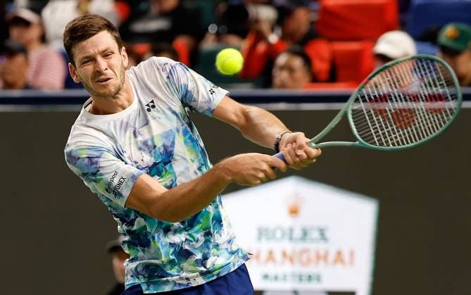 (231012) -- SHANGHAI, Oct. 12, 2023 -- Hubert Hurkacz returns the ball during the men s singles quaterfinal between Fabian Marozsan of Hungary and Hubert Hurkacz of Poland at the ATP, Tennis Herren World Tour Shanghai Masters tennis tournament at Qizhong Forest Sports City Arena in Shanghai, east China, Oct. 12, 2023. ) (SP)CHINA-SHANGHAI-TENNIS-ATP TOUR-SHANGHAI MASTERS(CN) WangxLili 